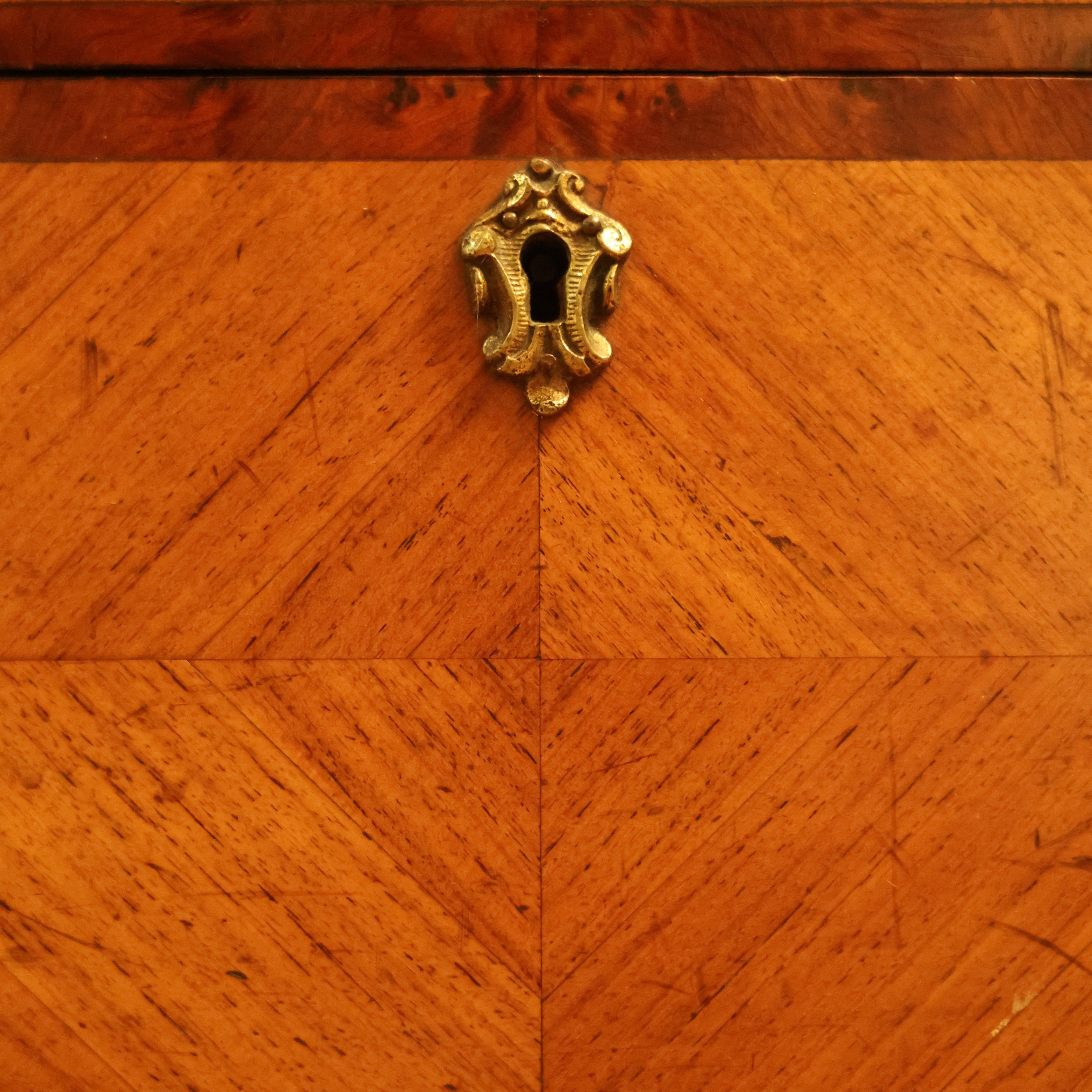 Inlaid Dressing and Storage Box