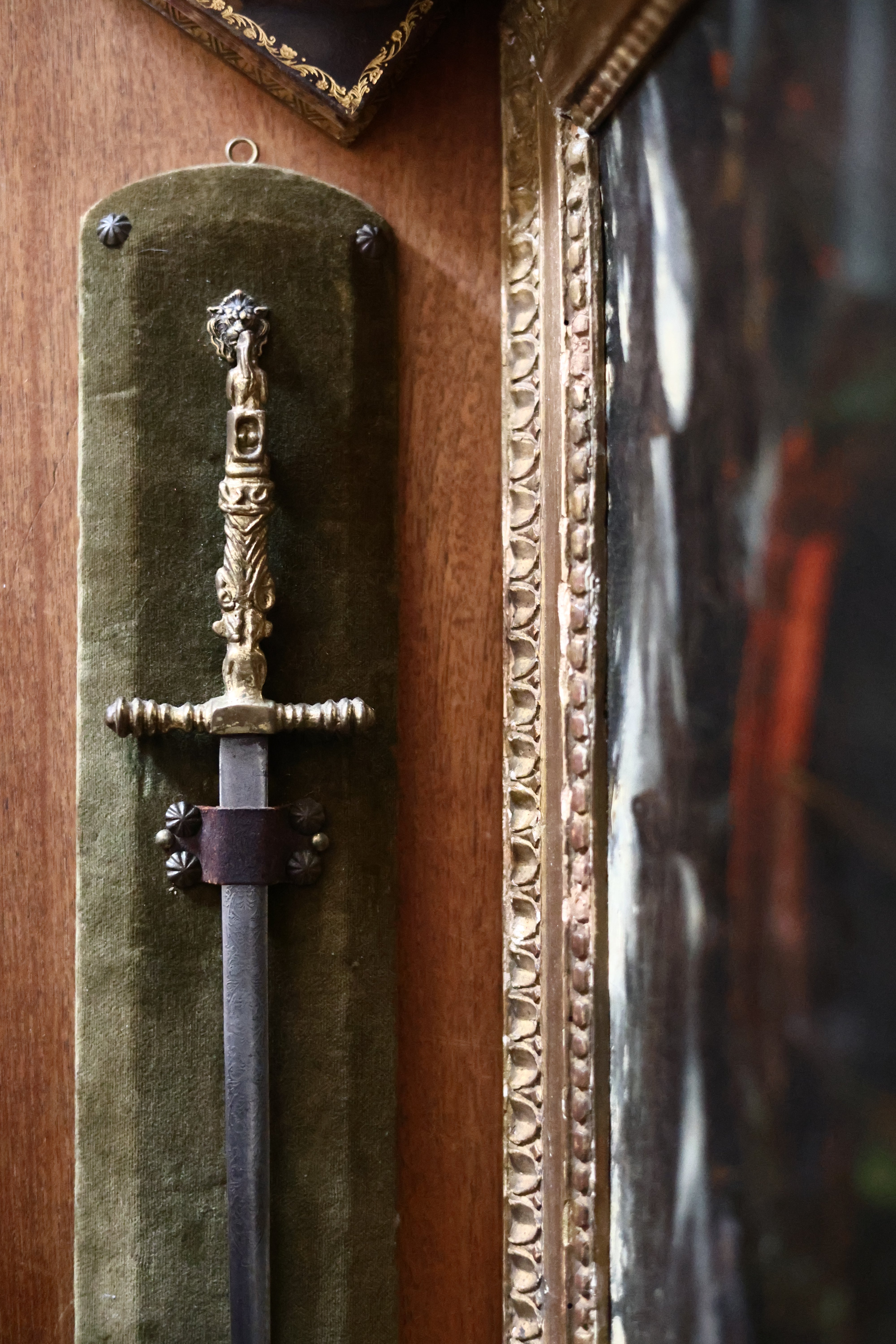 Decorative Dagger Wall Plaque with Heraldic Lion