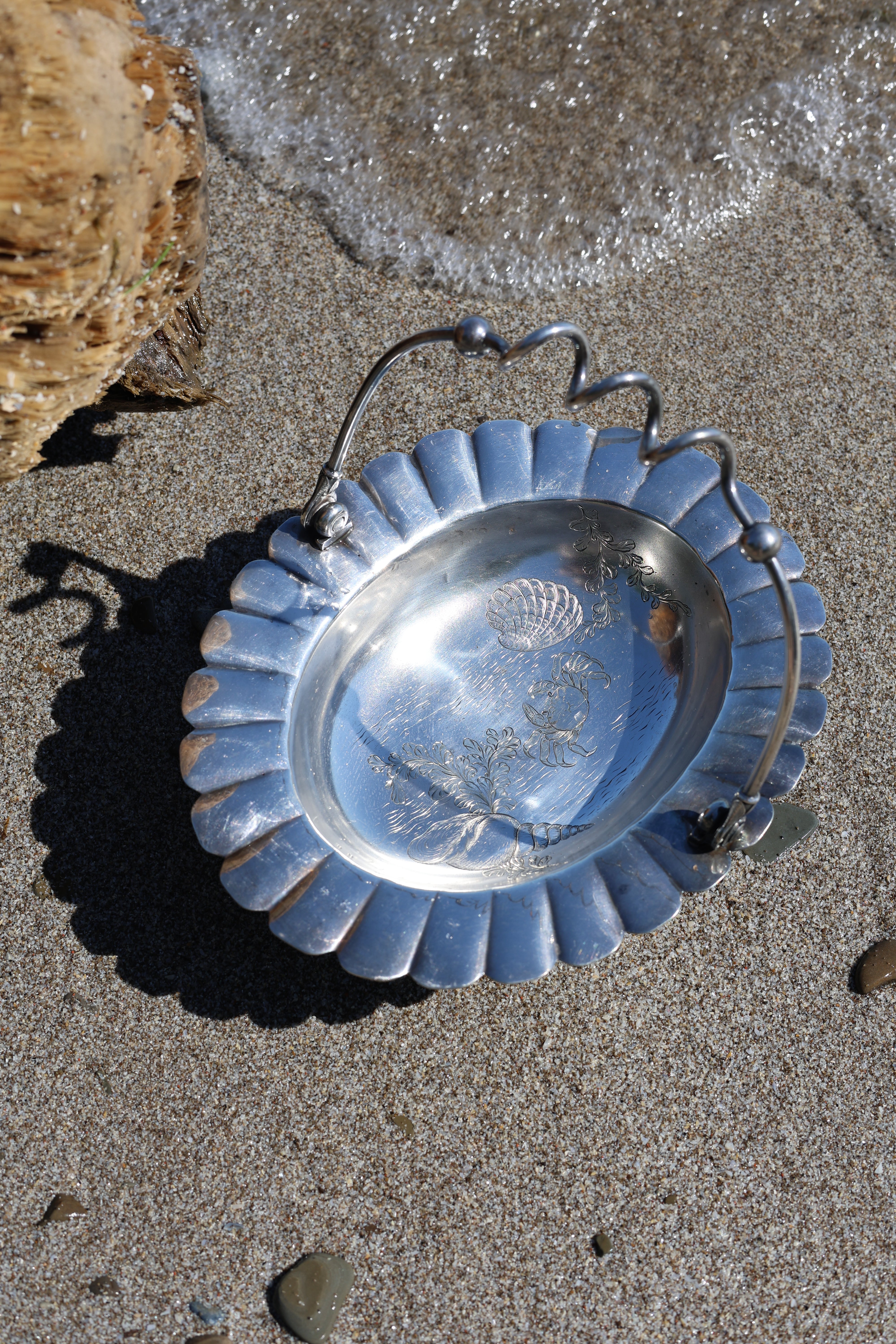 Scallop Basket with Crab & Shell Engraving