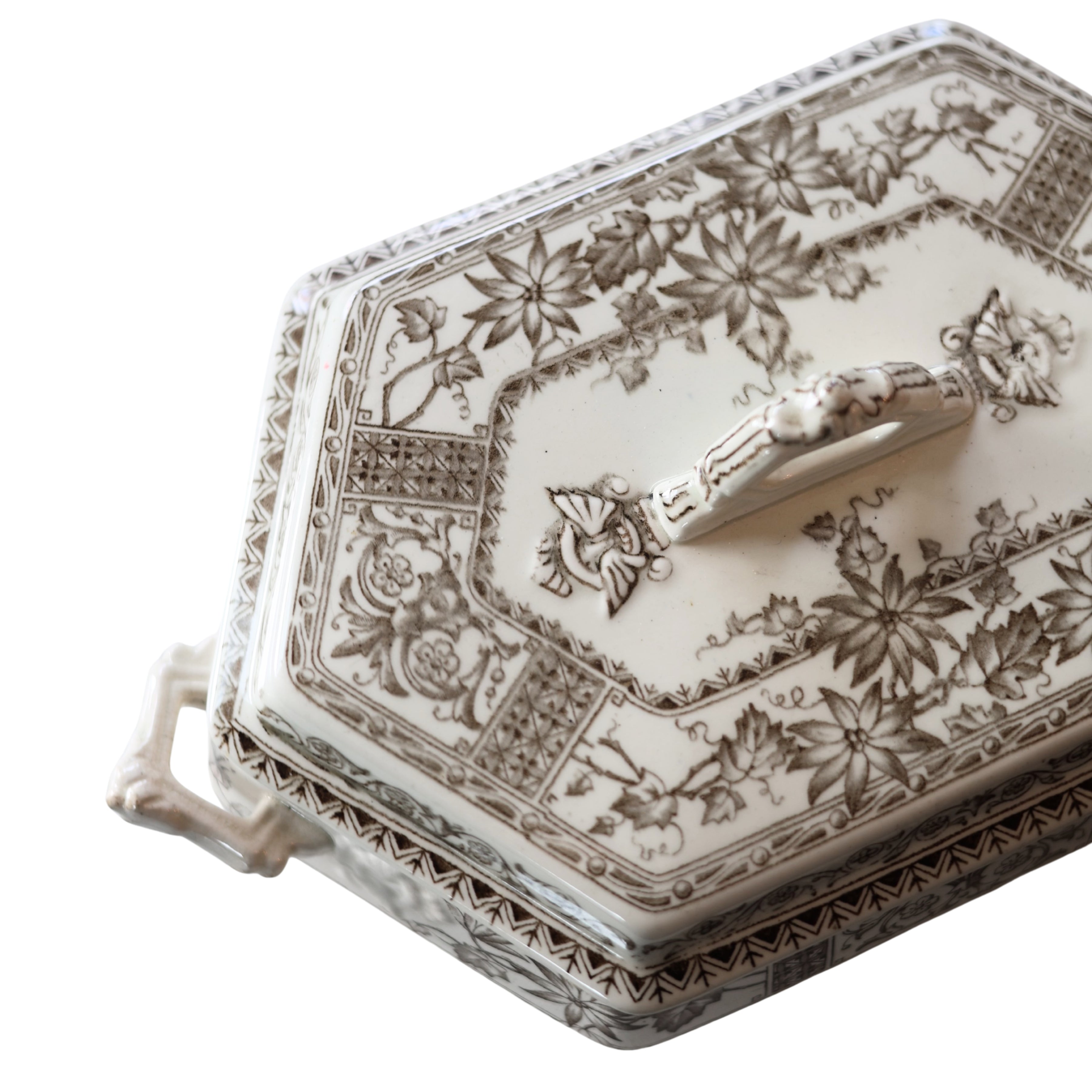 c. 1860 Wedgwood & Co. “Venetia” Transferware Tureen