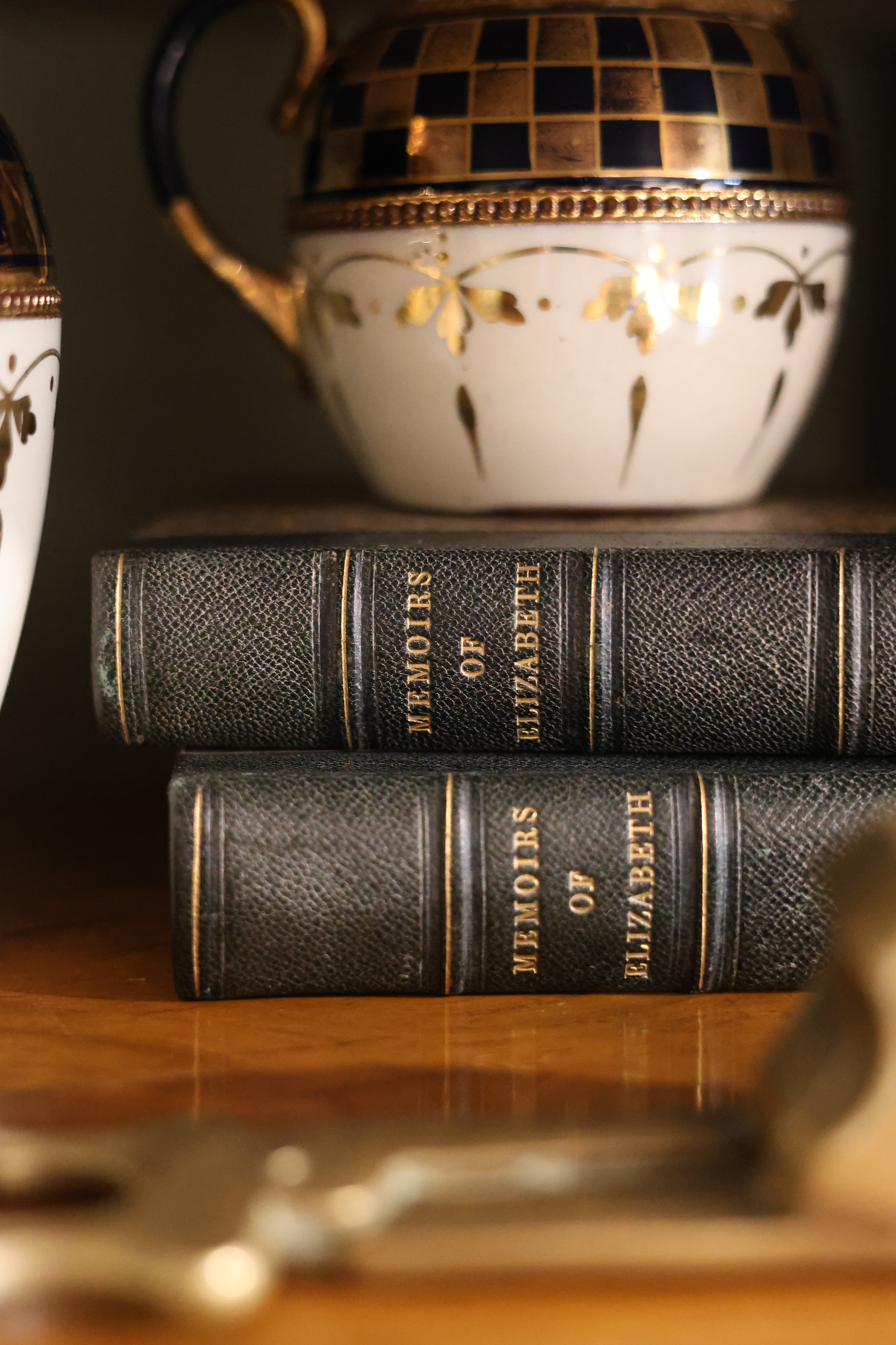 c. 1826 Memoirs of the Court of Queen Elizabeth-1