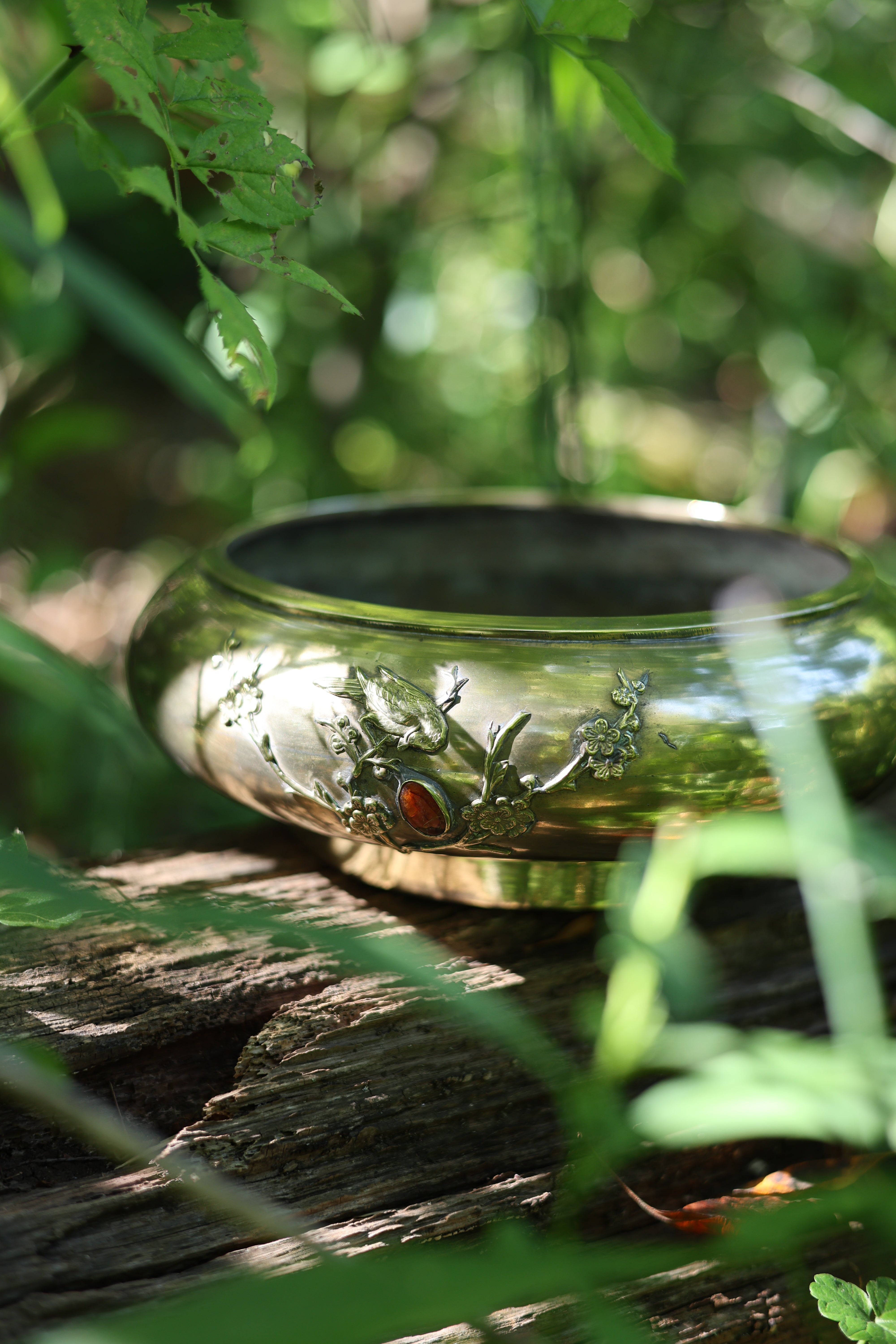 Hardstone-Inlaid Brass Centerpiece Bowl-1