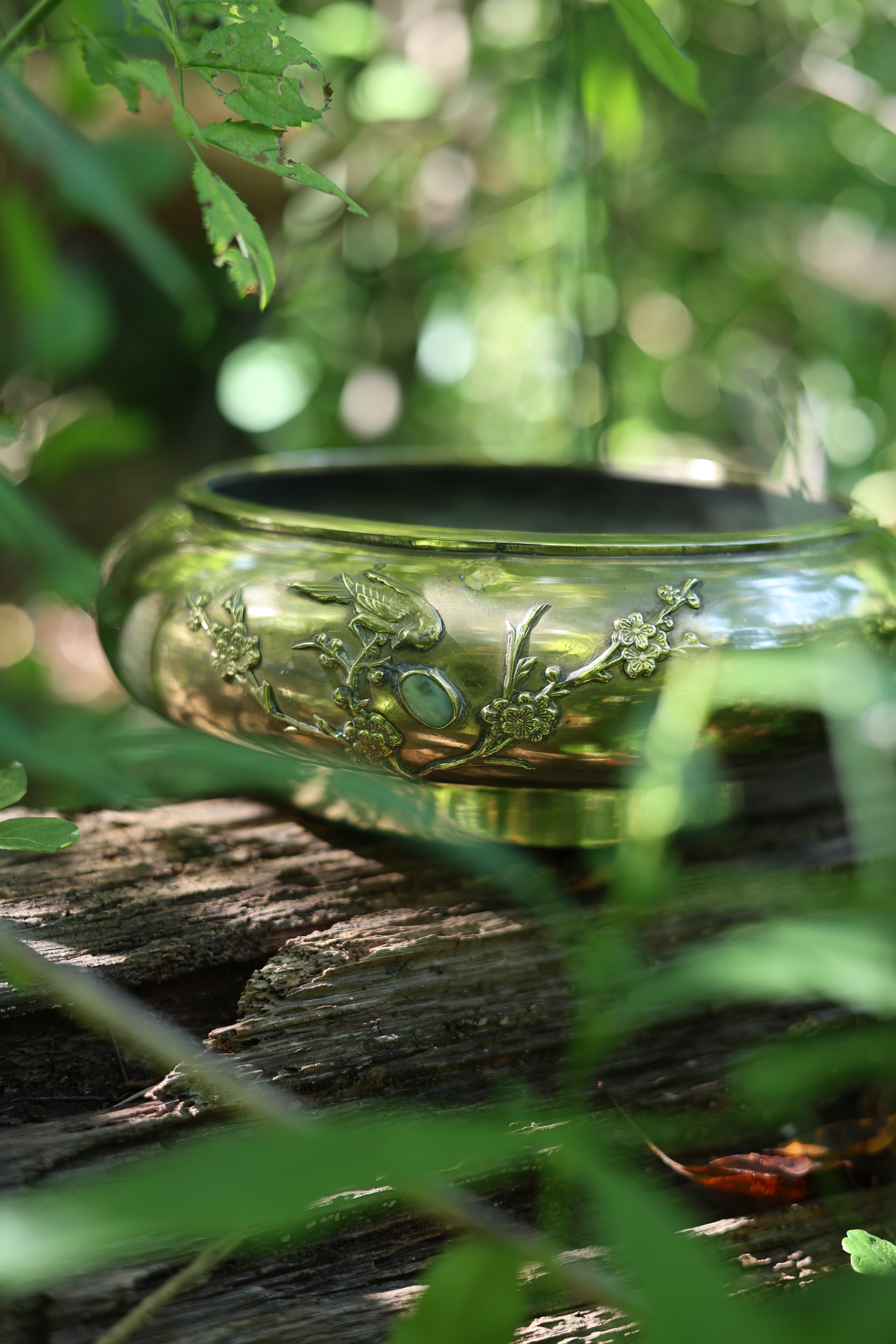 Hardstone-Inlaid Brass Centerpiece Bowl-3