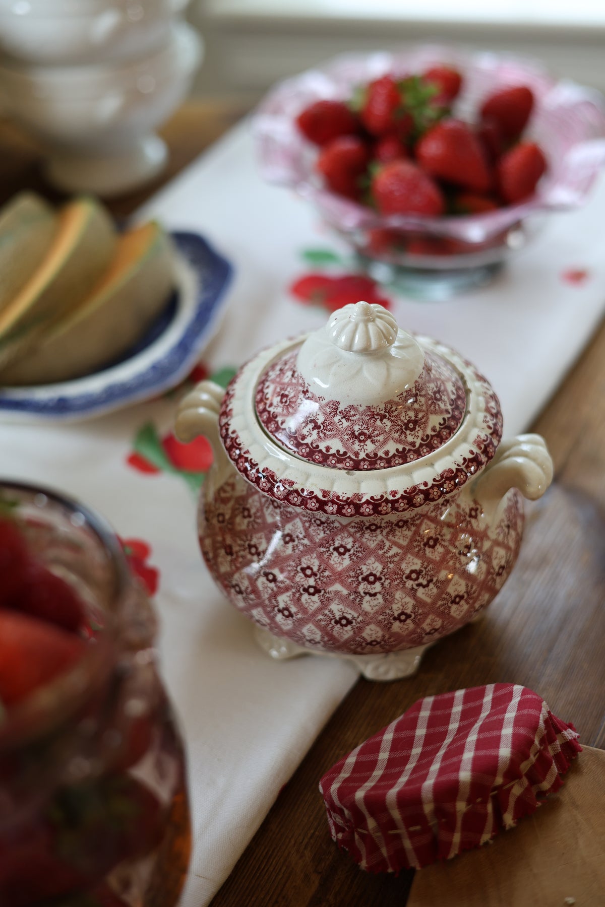 Floral Lattice Covered Sugar Pot-3
